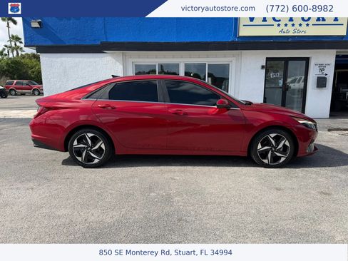 Used 2023 Hyundai Elantra Limited FWD image 2