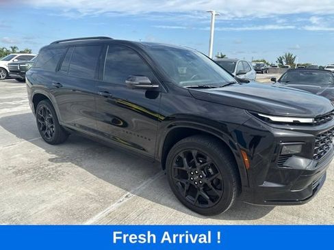 Used 2024 Chevrolet Traverse RS FWD image 18