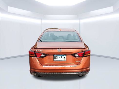 Used 2022 Nissan Altima 2.0 SR FWD image 4