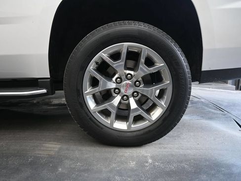 Used 2020 GMC Yukon SLT RWD image 12