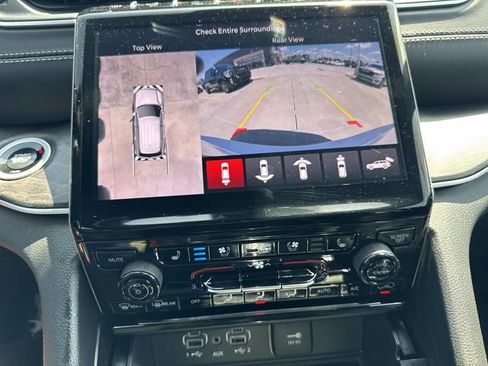 Used 2025 Jeep Grand Cherokee L Limited w/ Luxury Tech Group II RWD image 31