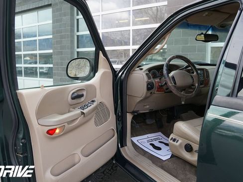 Used 2001 Ford F150 Lariat image 16