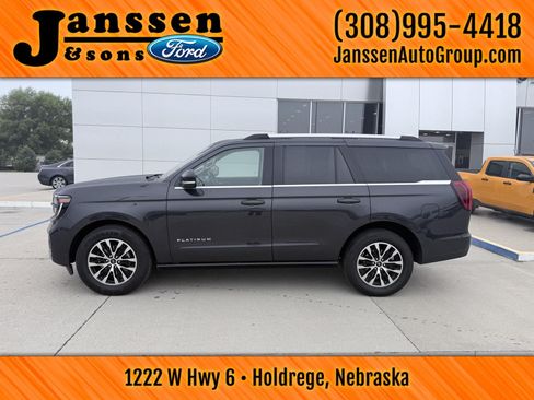 Used 2025 Ford Expedition Platinum AWD/4WD image 1