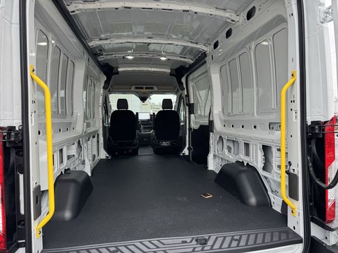 New 2026 Ford Transit 250 148 Medium Roof image 15
