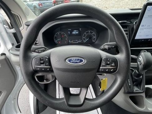 Used 2023 Ford Transit 350 XLT image 17