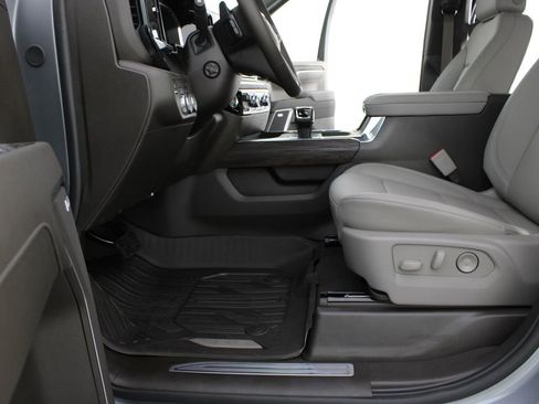 New 2026 GMC Sierra 1500 SLT AWD/4WD image 18