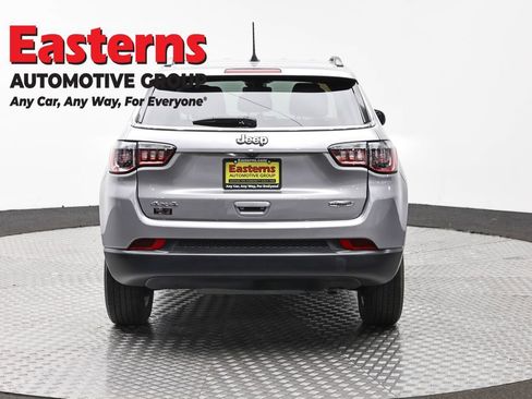Used 2022 Jeep Compass Latitude w/ Convenience Group AWD/4WD image 6