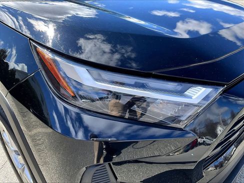 Used 2025 Toyota RAV4 XLE AWD/4WD image 33
