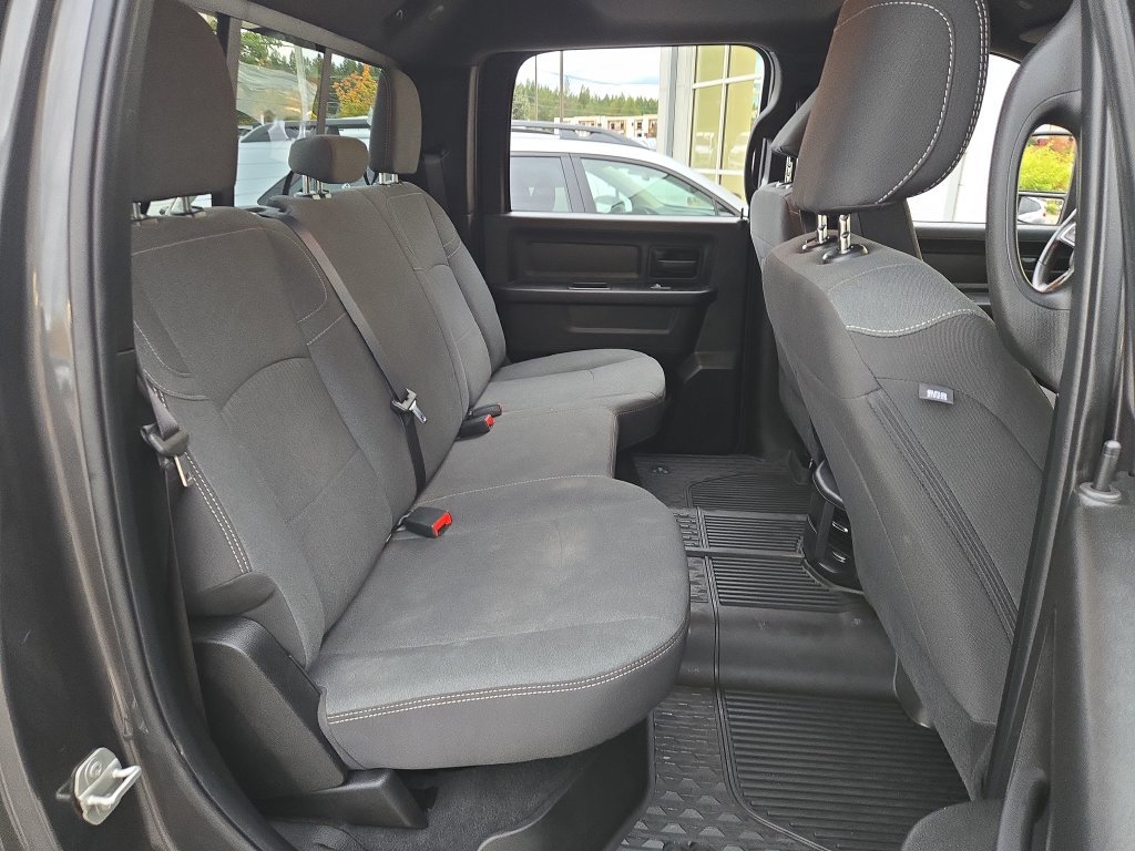 Used 2024 RAM 2500 Tradesman w/ Chrome Appearance Group AWD/4WD image 16