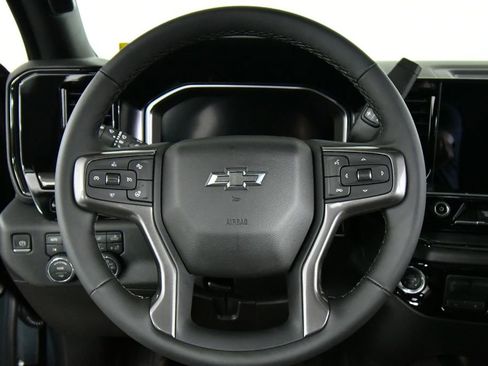 New 2026 Chevrolet Silverado 2500 ZR2 image 2