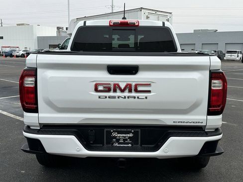 Used 2025 GMC Canyon Denali image 6