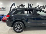 Used 2018 Jeep Grand Cherokee Laredo image 4