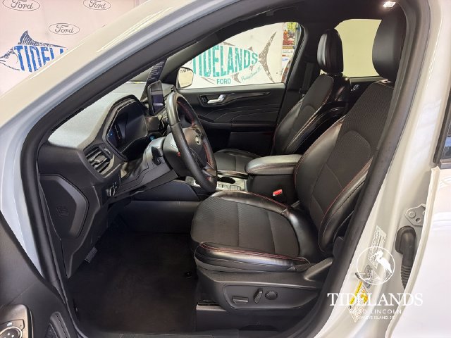 Certified 2025 Ford Escape ST-Line FWD image 11