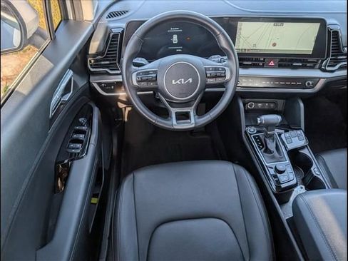 Used 2025 Kia Sportage EX FWD image 8