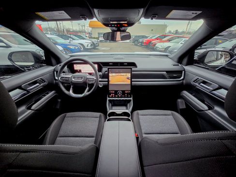 Used 2026 GMC Terrain Elevation image 2