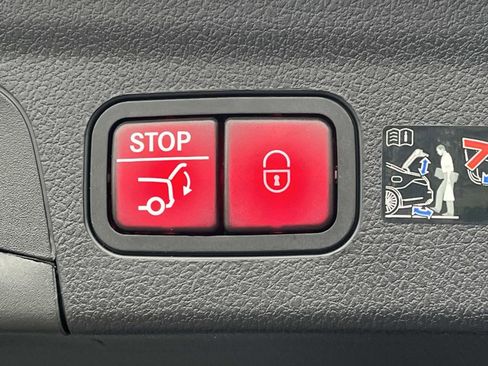 Used 2025 Mercedes-Benz GLE 350 4MATIC image 11