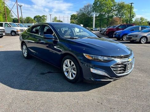 Used 2019 Chevrolet Malibu LT FWD image 4