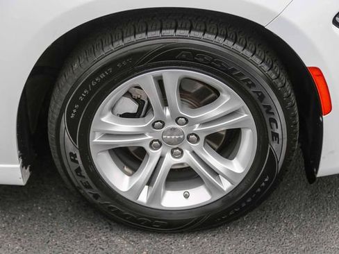 Used 2022 Dodge Charger SXT w/ Leather Interior Group image 12