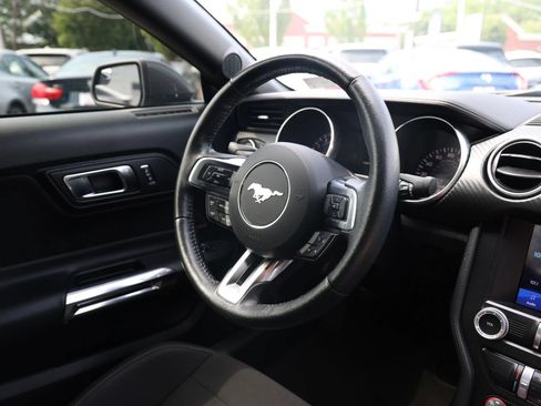 Used 2019 Ford Mustang Coupe RWD image 18