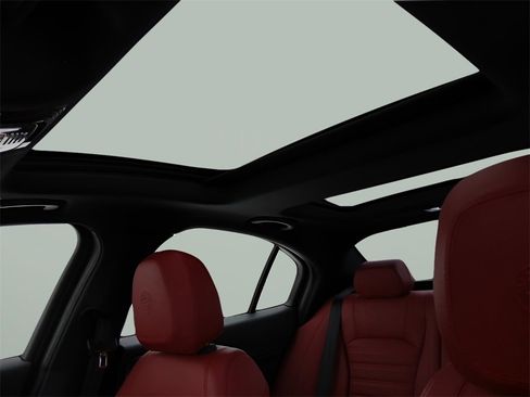 Used 2022 Alfa Romeo Giulia Sprint image 15