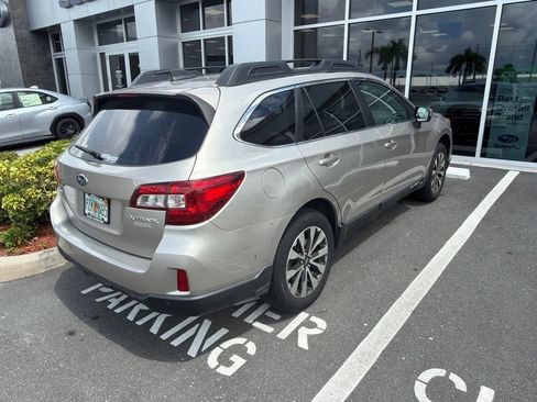 Used 2017 Subaru Outback 2.5i Limited AWD/4WD image 4