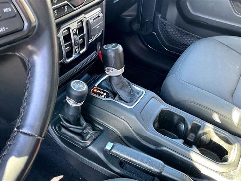 Used 2022 Jeep Wrangler Unlimited Sport S image 12