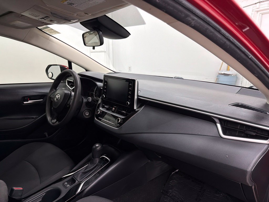 Used 2020 Toyota Corolla LE FWD image 31