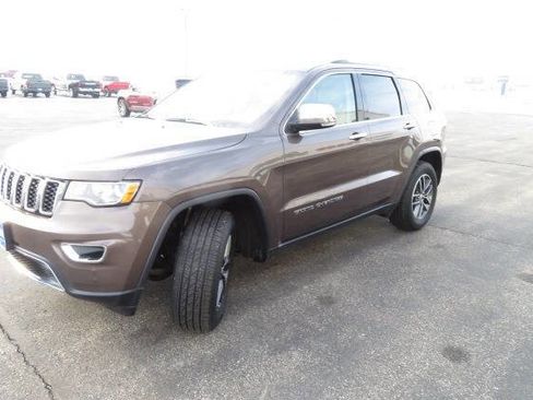 Used 2018 Jeep Grand Cherokee Limited w/ Trailer Tow Group IV image 6