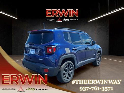 Used 2018 Jeep Renegade Latitude AWD/4WD image 7