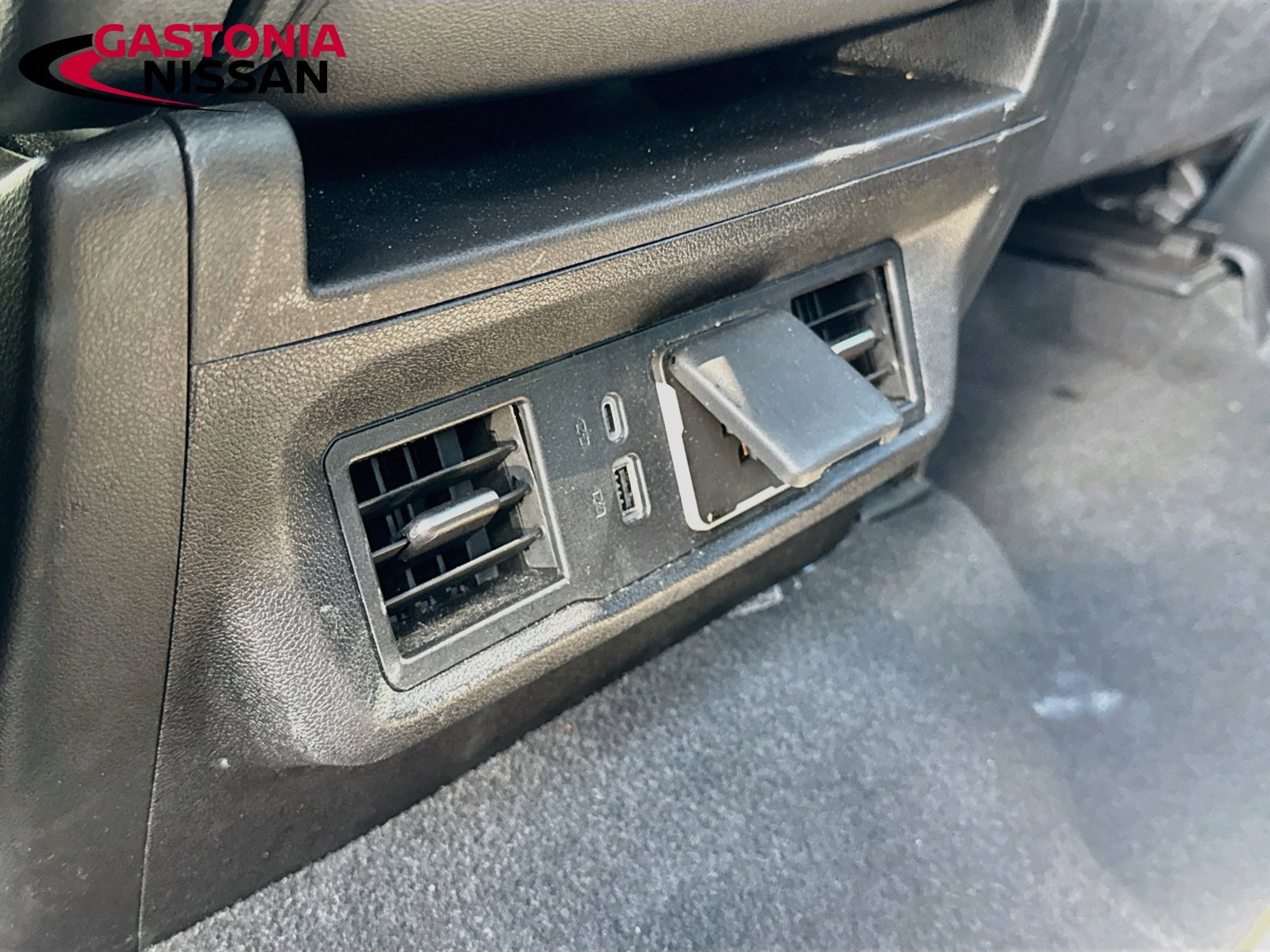 Used 2025 GMC Sierra 1500 SLT AWD/4WD image 35