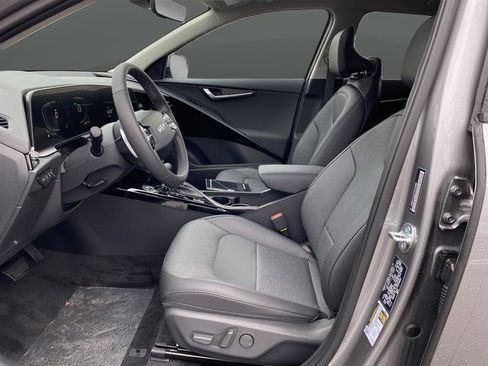 New 2026 Kia Niro FWD image 4