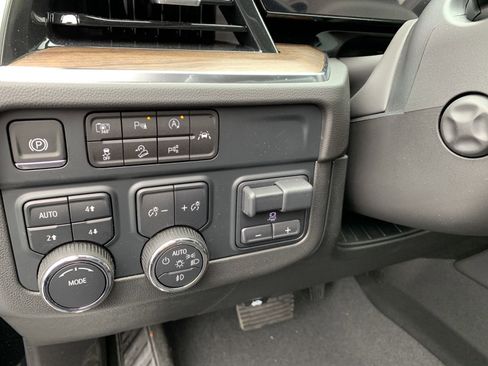 New 2025 Chevrolet Tahoe High Country w/ Sun And Tow Package image 15