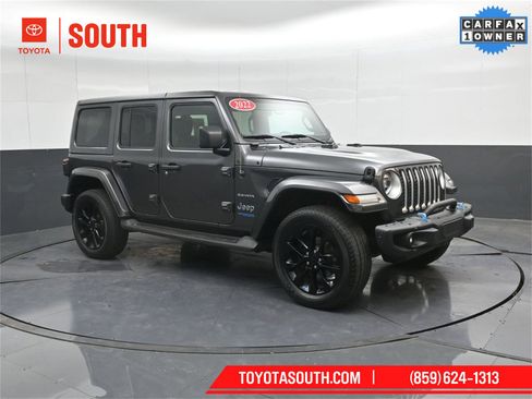 Used 2022 Jeep Wrangler Unlimited Sahara image 4