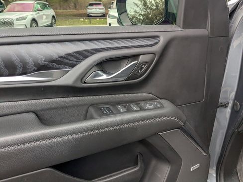 Used 2022 GMC Yukon XL Denali image 11