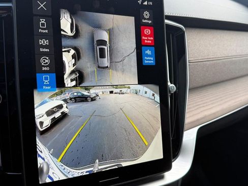 New 2026 Volvo XC90 B5 Plus image 16