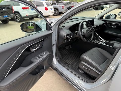 Certified 2025 Acura ADX FWD image 15