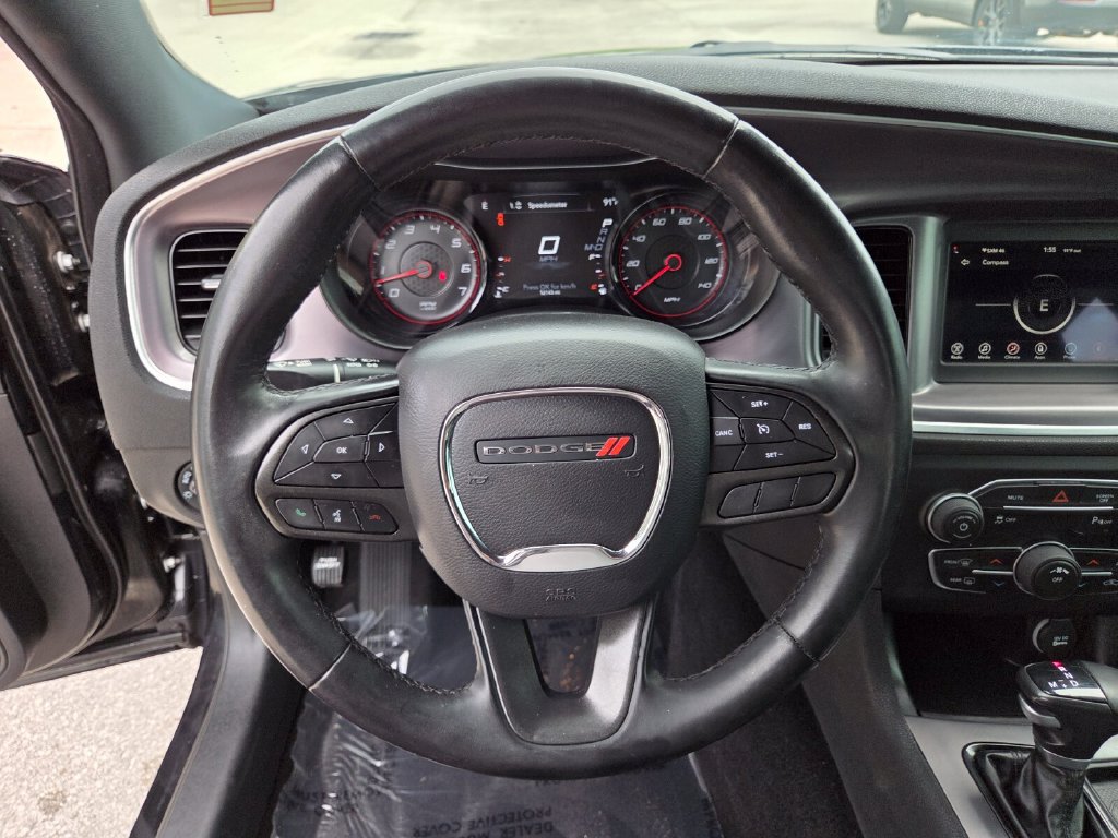 Used 2020 Dodge Charger SXT w/ Blacktop Package RWD image 31