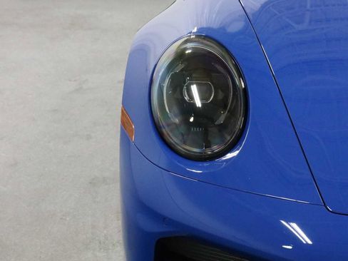Used 2025 Porsche 911 Carrera RWD image 15