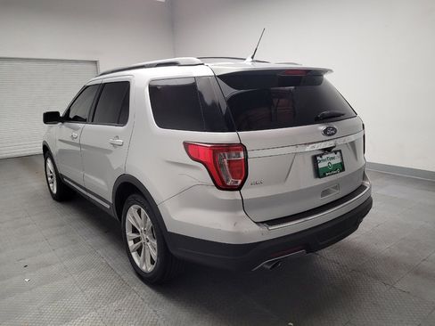 Used 2018 Ford Explorer XLT w/ Equipment Group 201A FWD image 5