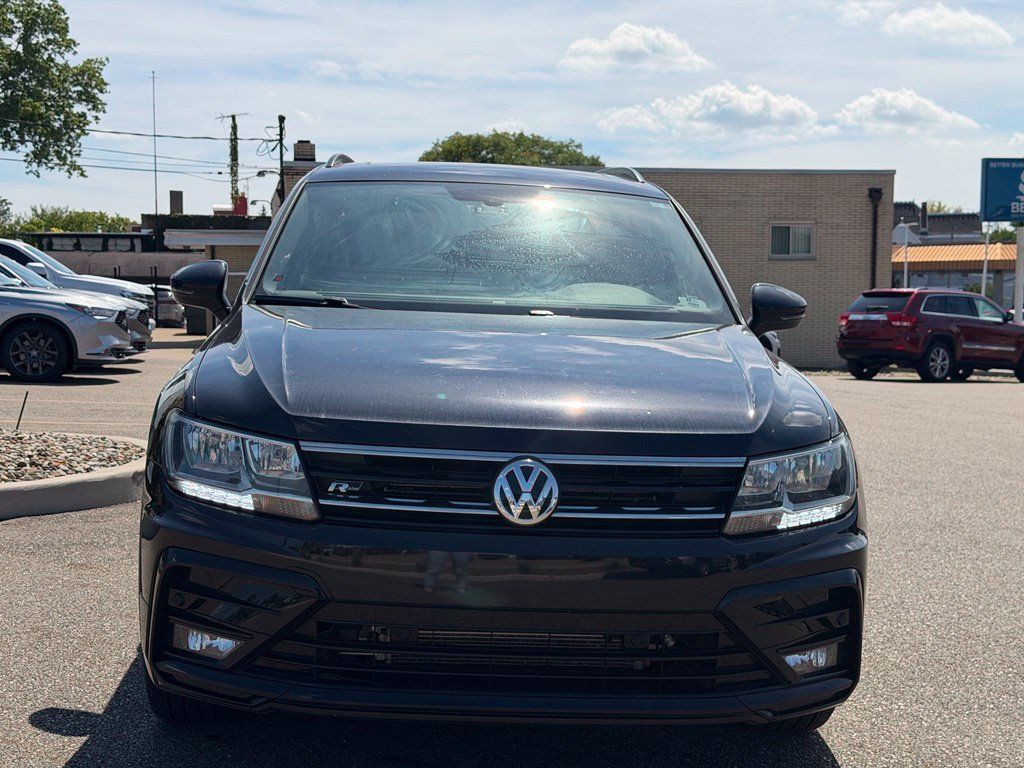 Used 2020 Volkswagen Tiguan SE R-Line FWD image 8