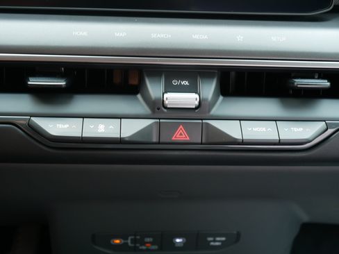 Certified 2024 Kia EV9 Wind AWD/4WD image 31