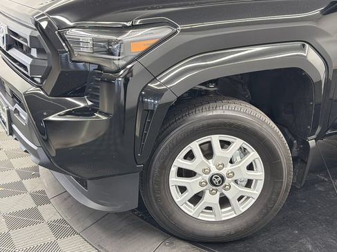 Used 2026 Toyota Tacoma SR5 AWD/4WD image 5