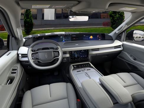 New 2025 Lincoln Navigator Reserve image 9