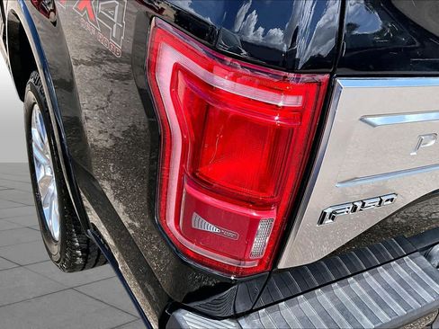 Used 2016 Ford F150 Platinum w/ Equipment Group 701A Luxury AWD/4WD image 27