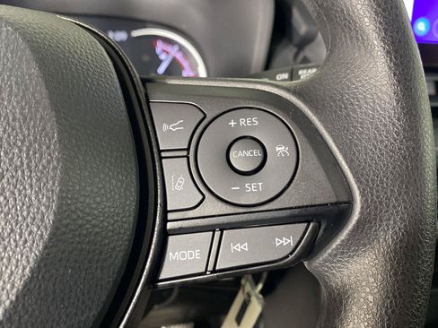 Used 2024 Toyota RAV4 LE AWD/4WD image 19