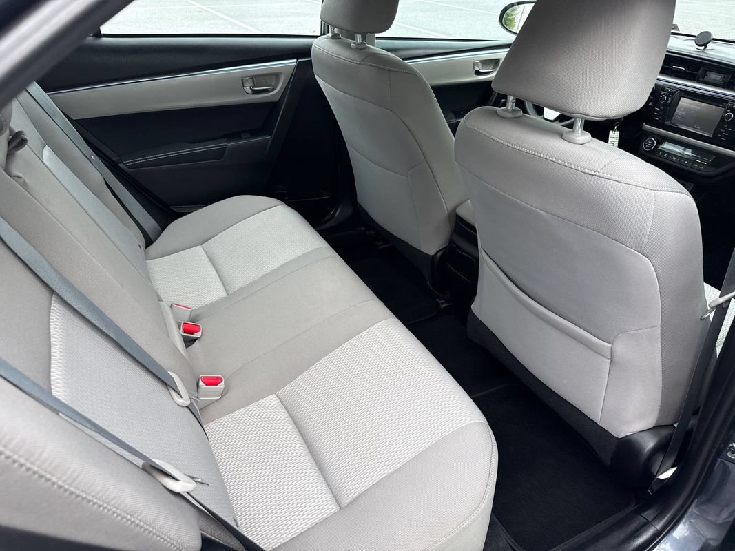 Used 2015 Toyota Corolla LE FWD image 12
