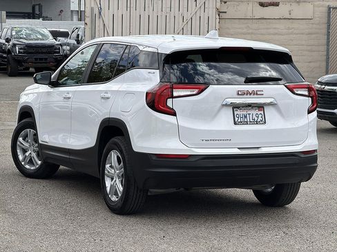 Used 2023 GMC Terrain SLE FWD image 7