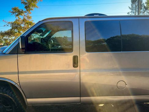 Used 2007 Chevrolet Express 1500 AWD Passenger w/ LT Preferred Equipment Group image 5