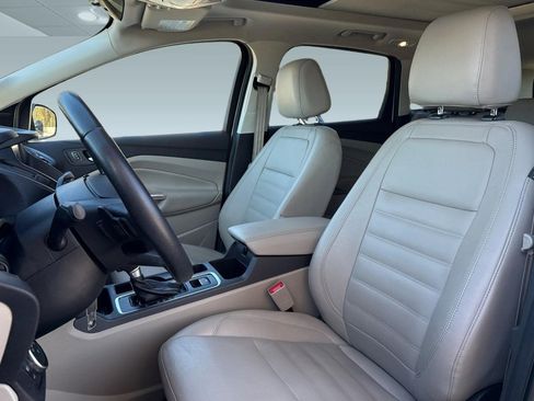 Used 2017 Ford Escape SE w/ SE Leather Comfort Package image 5