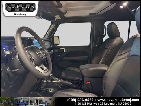 Used 2024 Jeep Wrangler Unlimited Sahara w/ Technology Group AWD/4WD image 13